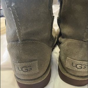 UGG unlined Booths.
